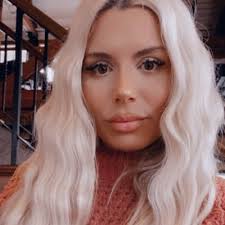 Alisa Legerstrom (@thehairdoll)