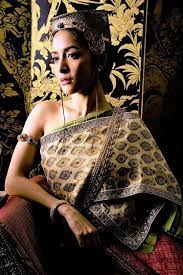 ป กพ นโดย rattanakosin culture ใน thai costume traditional thai dress ผ หญ ง ช ดเจ าสาว ผมสวย
