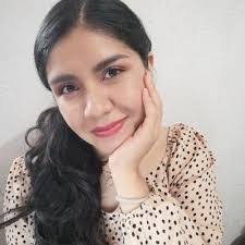 Erika Macedo's Instagram, Twitter & Facebook