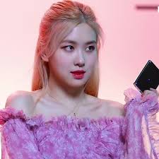 Pin De Efla Yanlar Em Roses Are Rosie Em 2020 Blakpink Blackpink Lalisa Manoban