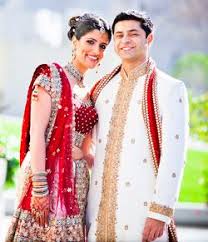 Indian Wedding Dress For The Bride And Groom From Www Unique Reception Theme Weddin Indian Wedding Dress Traditional Indian Wedding Dress Indian Wedding Couple