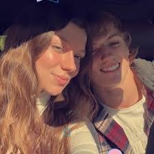 Tracy Rutter's Instagram, Twitter & Facebook