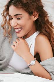 Bellabeat vam predstavlja IVY, rvi pametni nakit stvoren isključivo za žene 