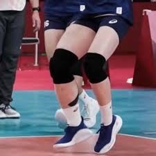 스파이크 높이는 300cm, 블로킹 높이는 295cm이다. ì˜¤ë¥¸ë‹¤ë¦¬ê°€ ì™¼ë‹¤ë¦¬ì˜ ë' ë°° ê¹€í¬ì§„ ë‹¤ë¦¬ ì‚¬ì§„ ê³µê°œë¼ ë‚œë¦¬ ë‚¬ë‹¤ ì‚¬ì§„ ìœ„í‚¤íŠ¸ë¦¬