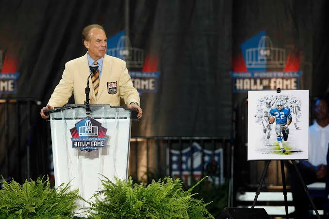 The Life And Career Of Roger Staubach (Story)