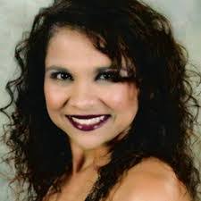 Shana Mangal's Instagram, Twitter & Facebook