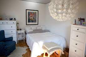 Die preise in der kategorie charakteristisch für diese art von kommoden sind zusätzliche glasvitrinen, in denen man gläser. Schones Schlafzimmer In Der Schweiz Zimmer Ideen Furs Zimmer Wg Zimmer
