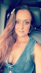 Melissa Chipps's Instagram, Twitter & Facebook