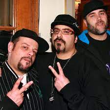 Ο μιθριδατησ και ο σεξπυρ, επιστρέφουν για τον τέταρτο γύρο, στο kookoo live music bar. Deite Pws Einai Shmera O Mi8ridaths Apo Ta Hmiskoympria Fthis Gr