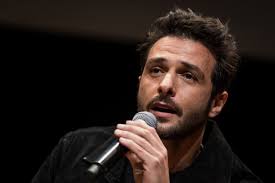 Maxim Nucci très ému : "C'était épouvantable de finir l'album de Johnny"