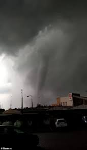 Police were called to hulse avenue in barking at around 7.20pm this evening following the extreme weather, which saw. Mdn7jkxso3hflm