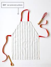 Diy No Sew Kids Apron From A 1 Dish Towel Say Yes Diy Apron Kids Apron Sewing For Kids