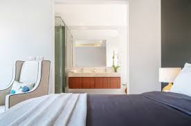 Desain kamar mandi rumah yang bagus juga dapat meningkatkan mood di pagi hari. Inilah Risiko Kamar Mandi Di Dalam Kamar Tidur Jarang Disadari Semua Halaman Grid Health