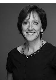 Lehrstuhlreport_Corporate Mgmt & Change_160926KOR1.indd