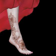 This tattoo set comes with three different bottles of tattoo ink in brown, red, and black and two stencils to help with all your diy tattoos. Henna Tattoo Kit Henna Kit Mehndi Body Paint