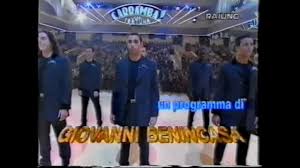 Nel corso degli anni, sono stati tanti i ragazzi che si sono alternati sul palco al. Carramba Che Fortuna 1998 99 Raffaella Carra Youtube