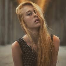 Samantha Brock's Instagram, Twitter & Facebook