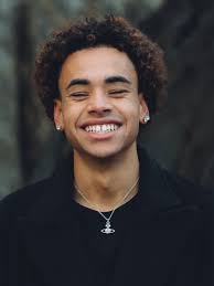 Model : Ebony Hope 🇬🇧 @ebonyyhopee Agency : @jadoremodelsagency