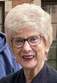 Elizabeth Beyer's Instagram, Twitter & Facebook