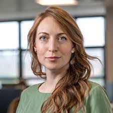 Kate Simpson's Instagram, Twitter & Facebook