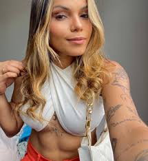 my energy speaks for itself ✨🤍