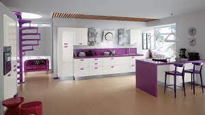 It is based on the dc/vertigo comics limited series of the same name by ollie masters and ming doyle. Diseno Loft Cocina Americana Blanco Y Berenjena Simple Kitchen Design Purple Kitchen Contemporary Kitchen Design