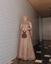Lihat dress pesta dress envy eunbi baju pesta brokat dan harga. Inspirasi Gaun Pesta Dengan Hijab Nisa Cookie Bertema Pastel Kekinian Pakaian Pesta Model Pakaian Model Baju Wanita