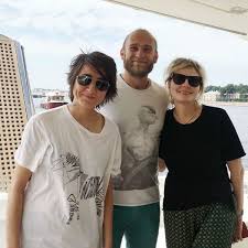 Земфира, рената литвинова, земфира и рената. Zemfira I Renata Litvinova Otdohnuli Na Yahte