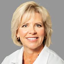 Elizabeth Roark's Instagram, Twitter & Facebook