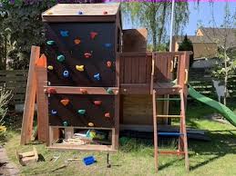 Outside of the box backyard play sets. Kletterwand Im Garten Bauen Tipps Grossvater De