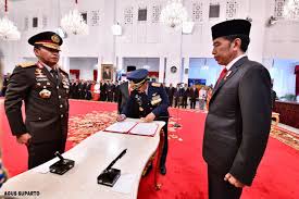 Pelantikan 8 kapolda yang mengalami mutasi, termasuk kapolda kalimantan selatan ( humas polda kalsel). Panglima Tni Saksi Pelantikan Kapolri Suara Kalteng