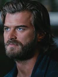 Kivanc Tatlitug As Cesur Alemdaroglu Karahasanoglu Tuba Buyukustun Tv Series 2016 2017 Cesur Ve Guzel In 2020 Gorgeous Men Kurt Seyit And Sura Turkish Actors