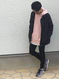 42回目の投稿です 前回のピンクパーカーとコーチジャケットを合わせました ビックシルエットにピン ピンク パーカー メンズファッション ファッション
