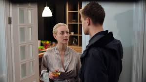 Renata est une « fonctionnelle » travaillant pour une organisation qui a désigné kirill pour être le gardien des mondes, celui qui ouvre les portes donnant accès aux mondes parallèles, parmi lesquels le légendaire arkan où semble résider la clé du mystère. Le Gardien Des Mondes Distrayant A Defaut D Etre Memorable En Blu Ray Dvd Et Vod