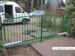 Zaun Aus Polen Gunstige Zaunanlagen In Berlin Zaun Zaune Aus Polen Zaunfelder