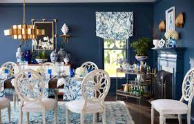 Including blue to the color schemes of the decor of your dining room is a good consideration since it works well to create an admirable overall look and comfortable atmosphere at the same time. Blue Dining Room Ideas For A Cool And Calm Atmosphere