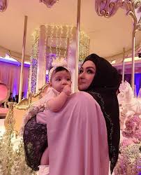 She married megat junid megat ayob in 2008. Comelnya Besar Nanti Cantik Nii Berita Kopak Media