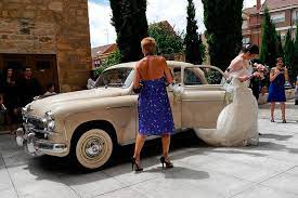 En coches únicos by nacho de villota ponemos a tu disposición la mayor colección de coches antiguos y coches clásicos para bodas, eventos y rodajes. Coches Para Bodas Un Clasico Del Verano