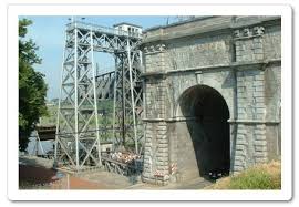 Vue De La Maconnerie De L Ascenseur Hydraulique No4