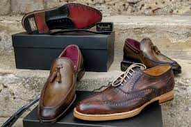 The fundamentals of men's style are all about classic design, and it doesn't get more classic than a dark brown oxford dress shoe. Best Shoemakers A Guide To The Top Men S Shoe Brands In The World
