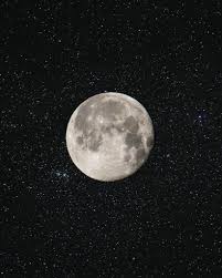 Top 10 Facts About The Moon! - Fun Kids - the UK's children's radio station