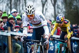 De nederlandse topfavoriet werd in valkenburg ruim verslagen door zijn belgische rivaal wout van aert en eindigde nog maar net op het podium. Dit Zijn De Startgelden Die Mathieu Van Der Poel Wout Van Aert En De Rest Krijgen In Het Veldrijden Wieler Revue