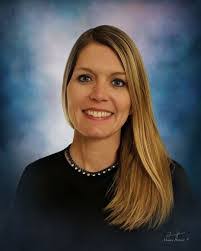 Mona Mendoza's Instagram, Twitter & Facebook