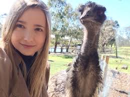 It's been two years since I've had the opportunity to horsehair and feather  fire. It felt so good the watch the squiggle, hear the sizzle and smell the  burnt sugar 😜 Feathers