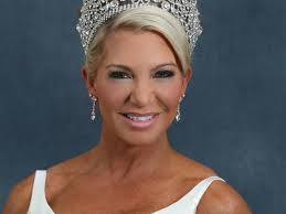 Mid-City celebrates 'truth of the vine' at bal masque