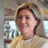 Linda Beemer's Instagram, Twitter & Facebook