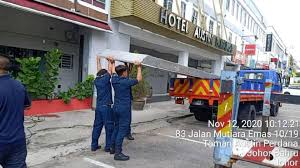 Waktu isyak lagi 29 minit 14 saat. Polis Siasat Restoran Papar Unsur Komunisme