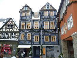 Willkommen auf der fanpage von living haus idstein. Datei Schiefes Haus Idstein Jpg Wikipedia