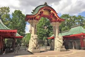 Zur feier des tages spendierte der zoologische garten ihr und ihren jungen eine leckere. Der Zoologische Garten In Berlin
