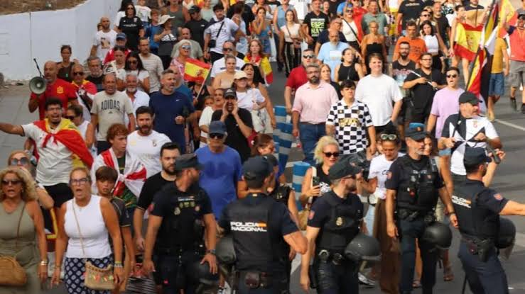 El Gobierno de Ceuta explota contra Sánchez: «Quiere convertir toda la  ciudad en un CETI»